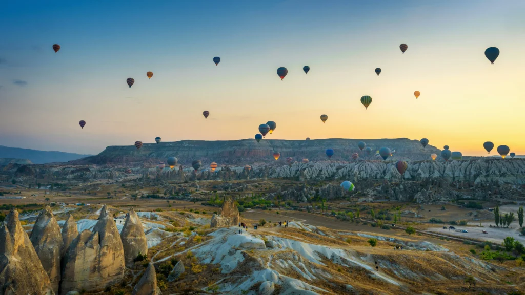 Image of hot air balloons over Cappadocia portraying are hair transplants in turkey safe